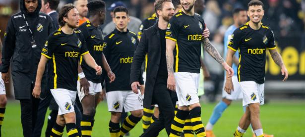 爱游戏入口-体育界热点事件频发，足球比赛吸引无数球迷的简单介绍