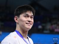 爱游戏在线-浙江游泳选手实现突破，勇夺冠军