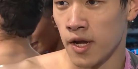 爱游戏中国官网-美国跳水选手惊险夺冠，打破困境