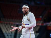 爱游戏官网-深圳马可波罗换帅冲击季后赛，球迷热议的简单介绍