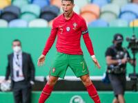 巴萨主场大胜，梅西上演帽子戏法，继续领跑西甲积分榜的简单介绍