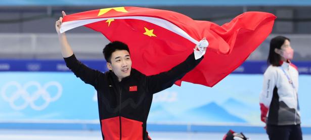 爱游戏体育链接-中国运动员展现实力，多次登上领奖台