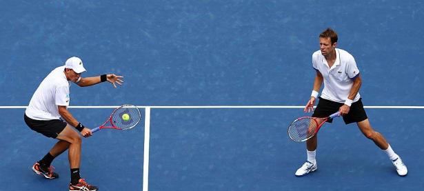 爱游戏-关键时刻球员在比赛中决胜一击