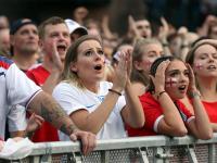 爱游戏登录入口-足球赛场上一场令人难忘的比赛精彩球迷