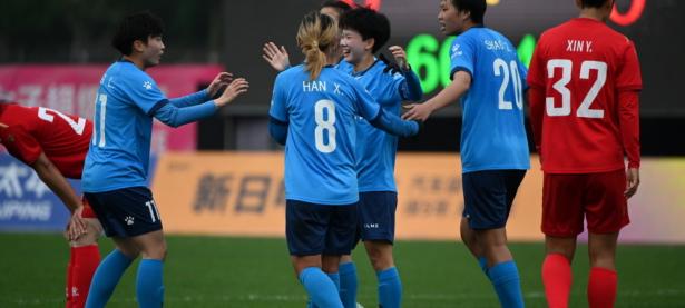 爱游戏中国官网-队内苦练见成效，球队战绩节节攀升