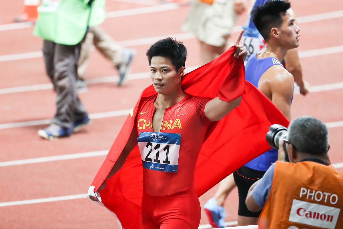 运动员用实力证明自己,获得赛场上的荣耀(运动员除了获取荣誉还能赚钱,你如何看待这种行为?) 运动员用实力证明自己,获得赛场上的荣耀(运动员除了获取荣誉还能赚钱,你如何看待这种行为?)