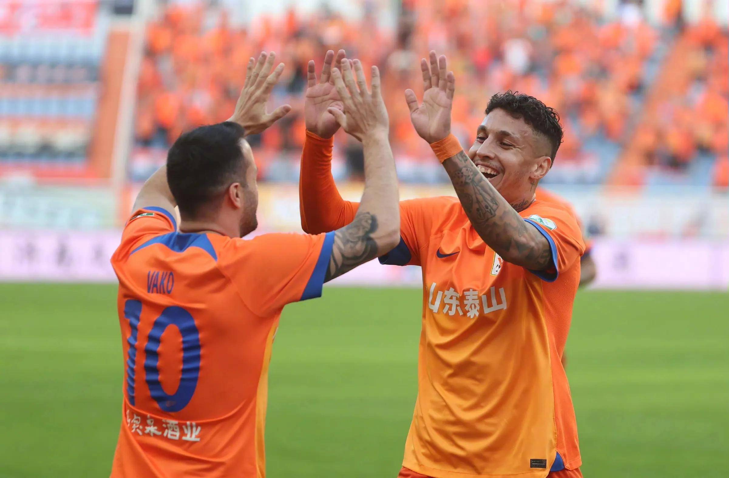 关于热那亚前锋连续破门，技惊四座再次高飞的信息