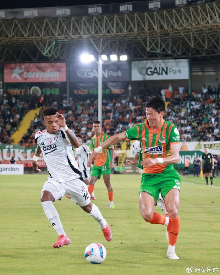 津巴布韦女足暂领先榜首接近冠军 津巴布韦女足暂领先榜首接近冠军