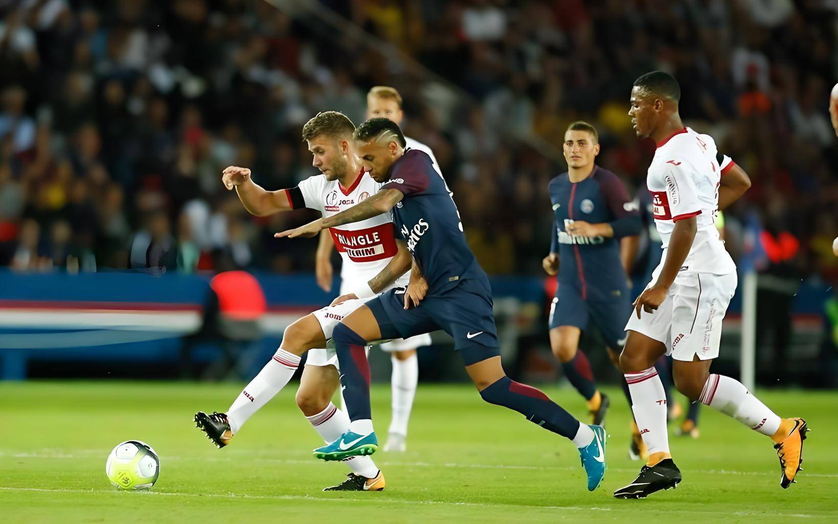 南特客场不敌梅斯，遭遇失利