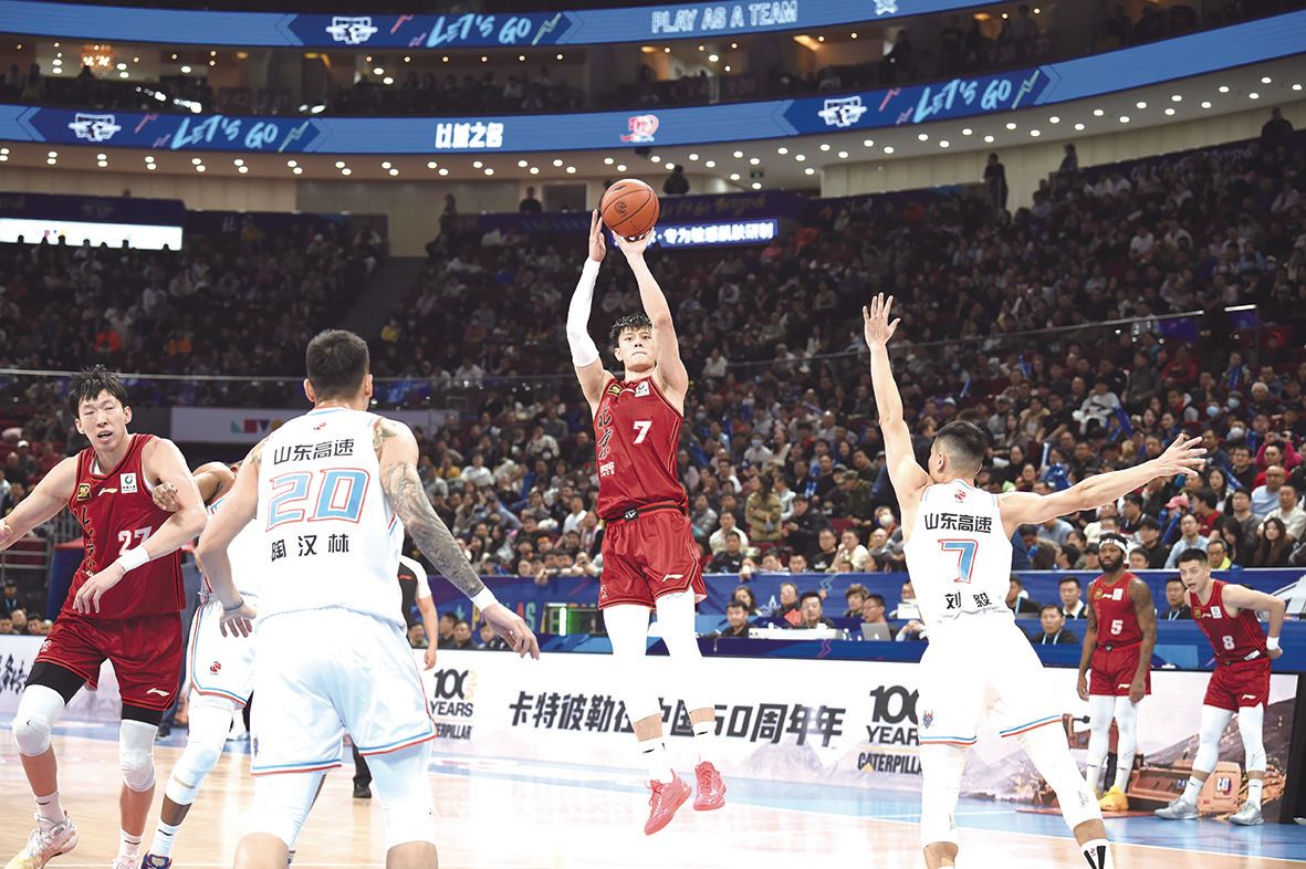 北京首钢队大胜新疆队，取得三连胜的简单介绍