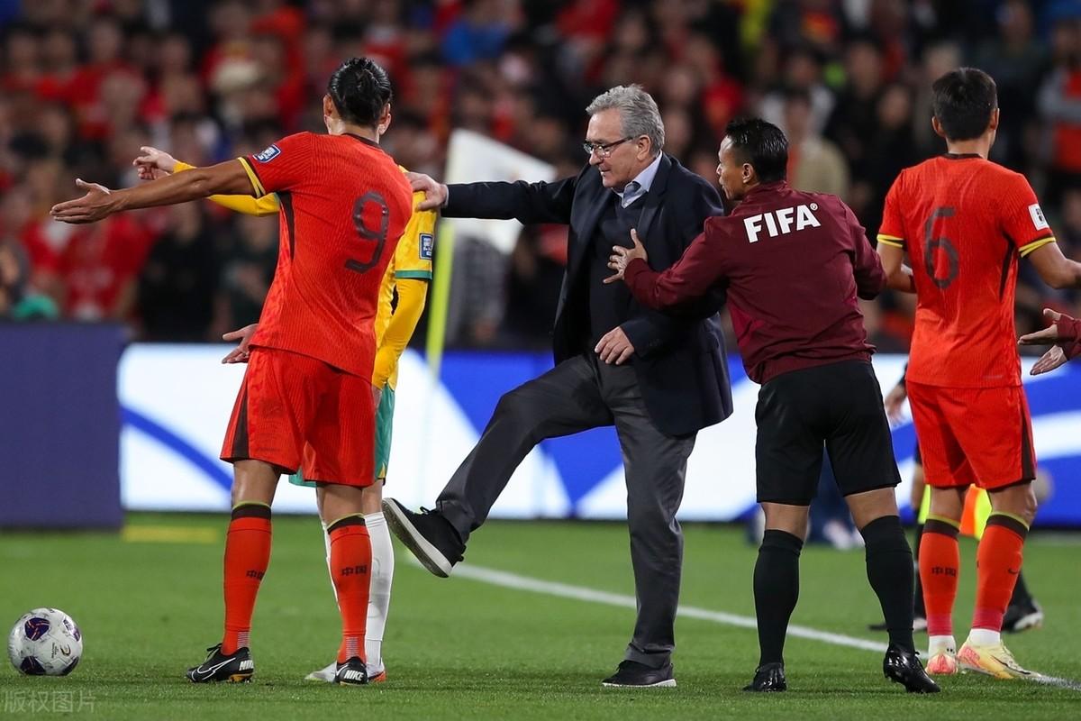 关于热血沸腾:北美足球冠军争夺激情升温的信息 关于热血沸腾:北美足球冠军争夺激情升温的信息