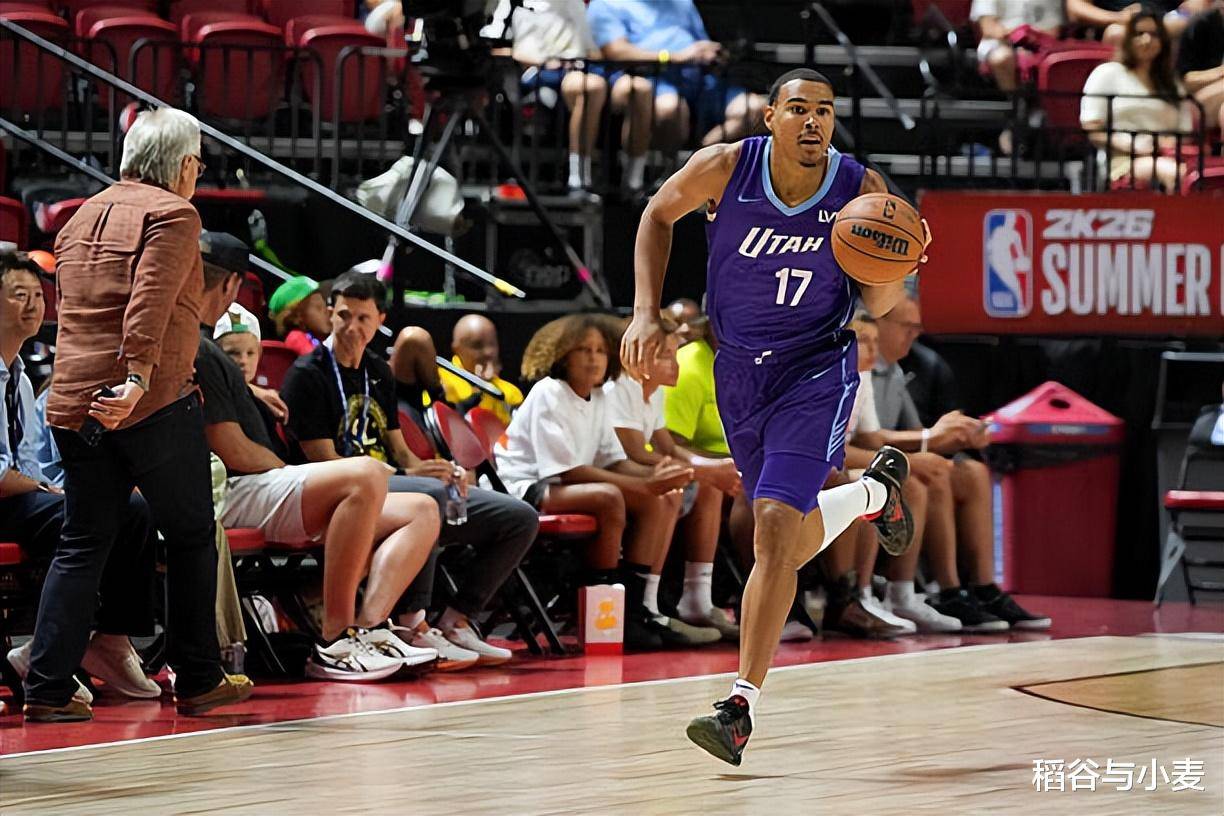 爵士长人喜获联盟最佳球员称号，表现稳定出众的简单介绍