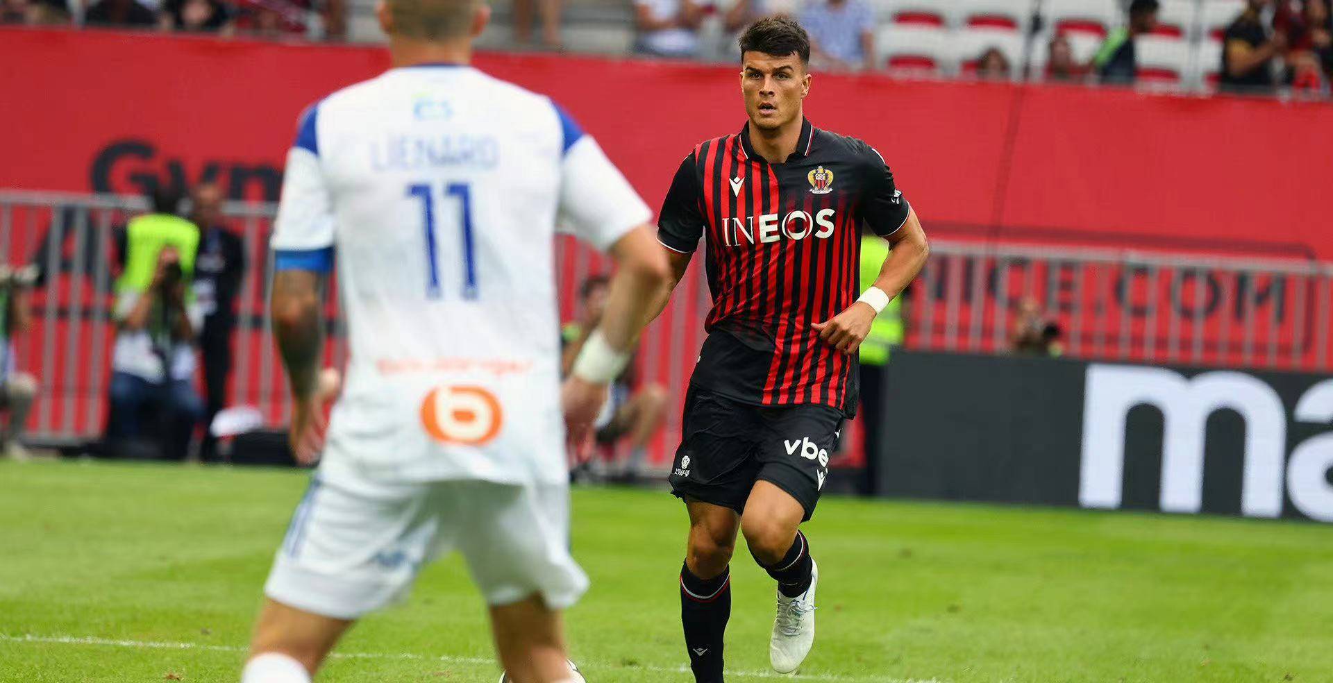 里尔客场大胜尼斯，取得联赛领跑