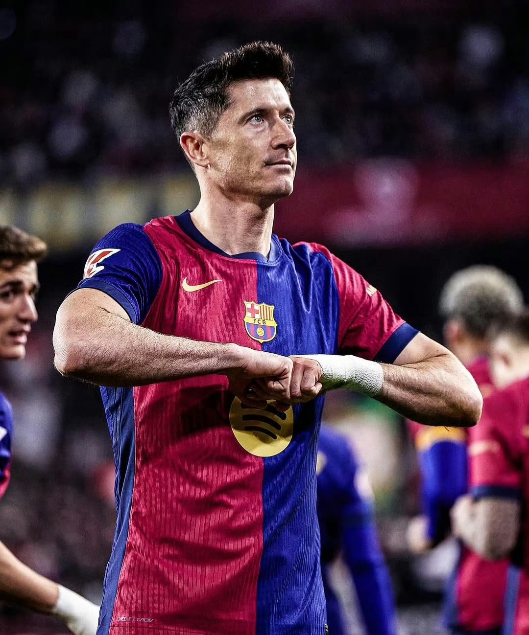 拜仁慕尼黑中场因伤缺席，球队控球能力受损的简单介绍