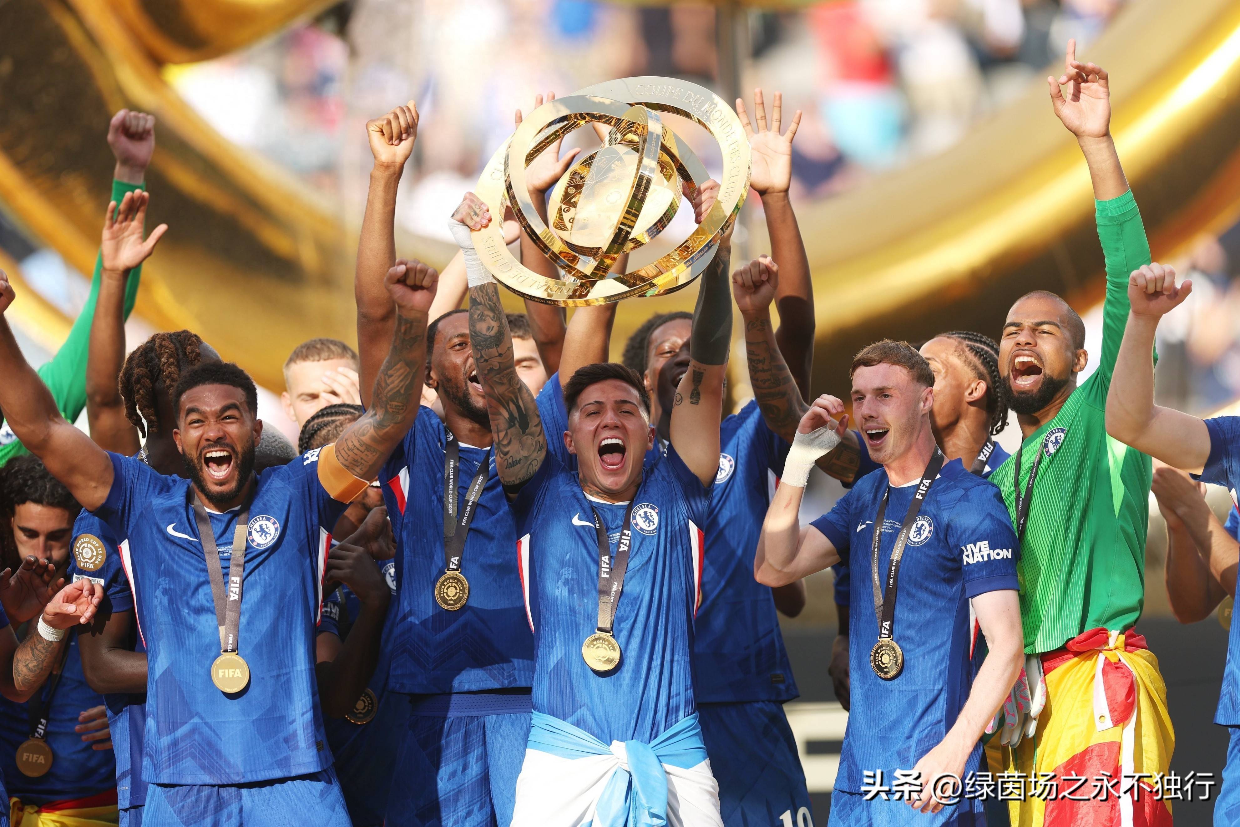 关于切尔西前锋状态神勇，球队前景一片光明的信息