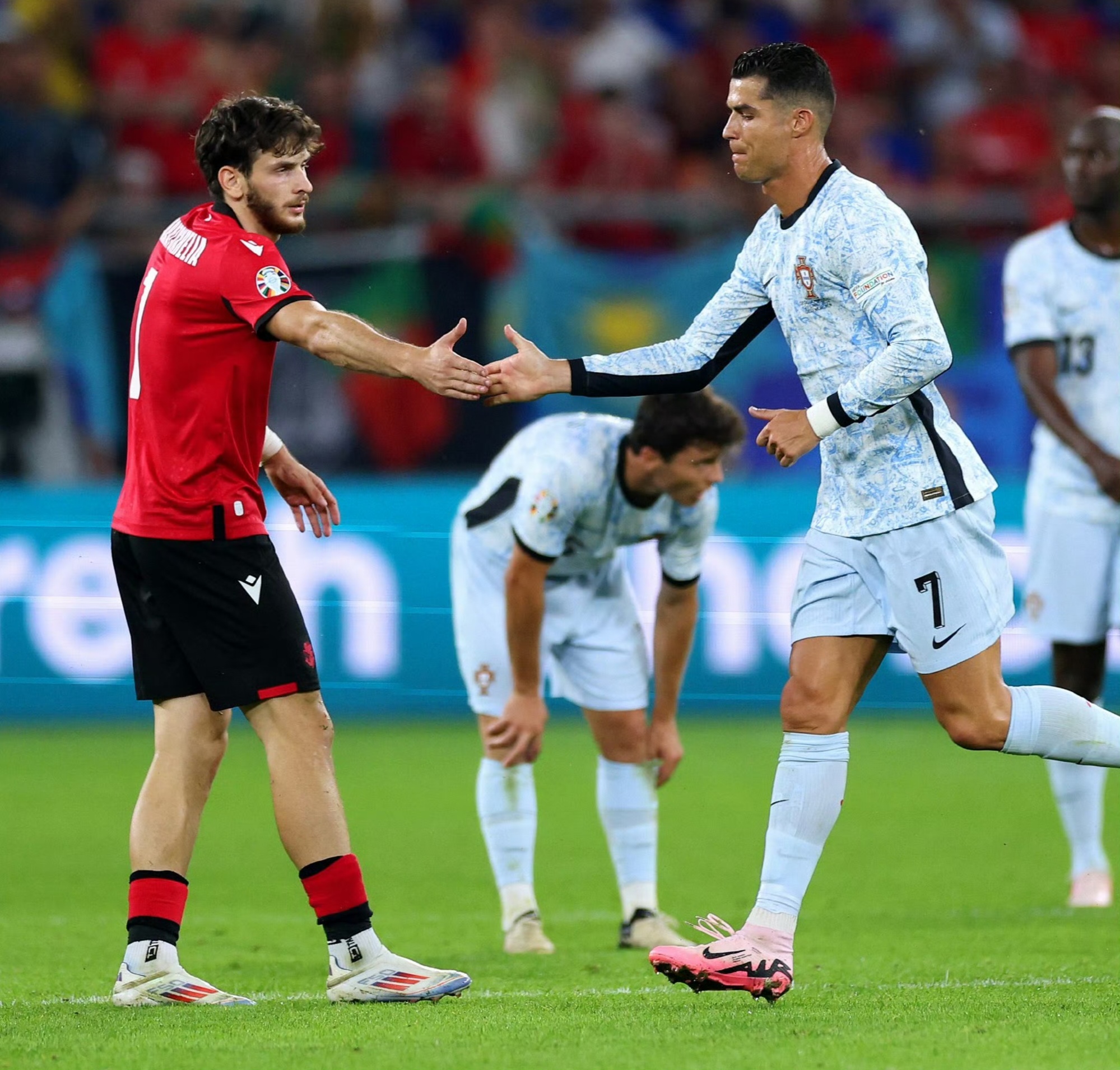 瑞典队顽强晋级，乌克兰队无法阻挡