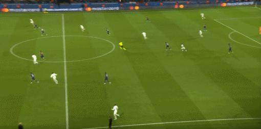 关于AC米兰客场告负，小组垫底的信息