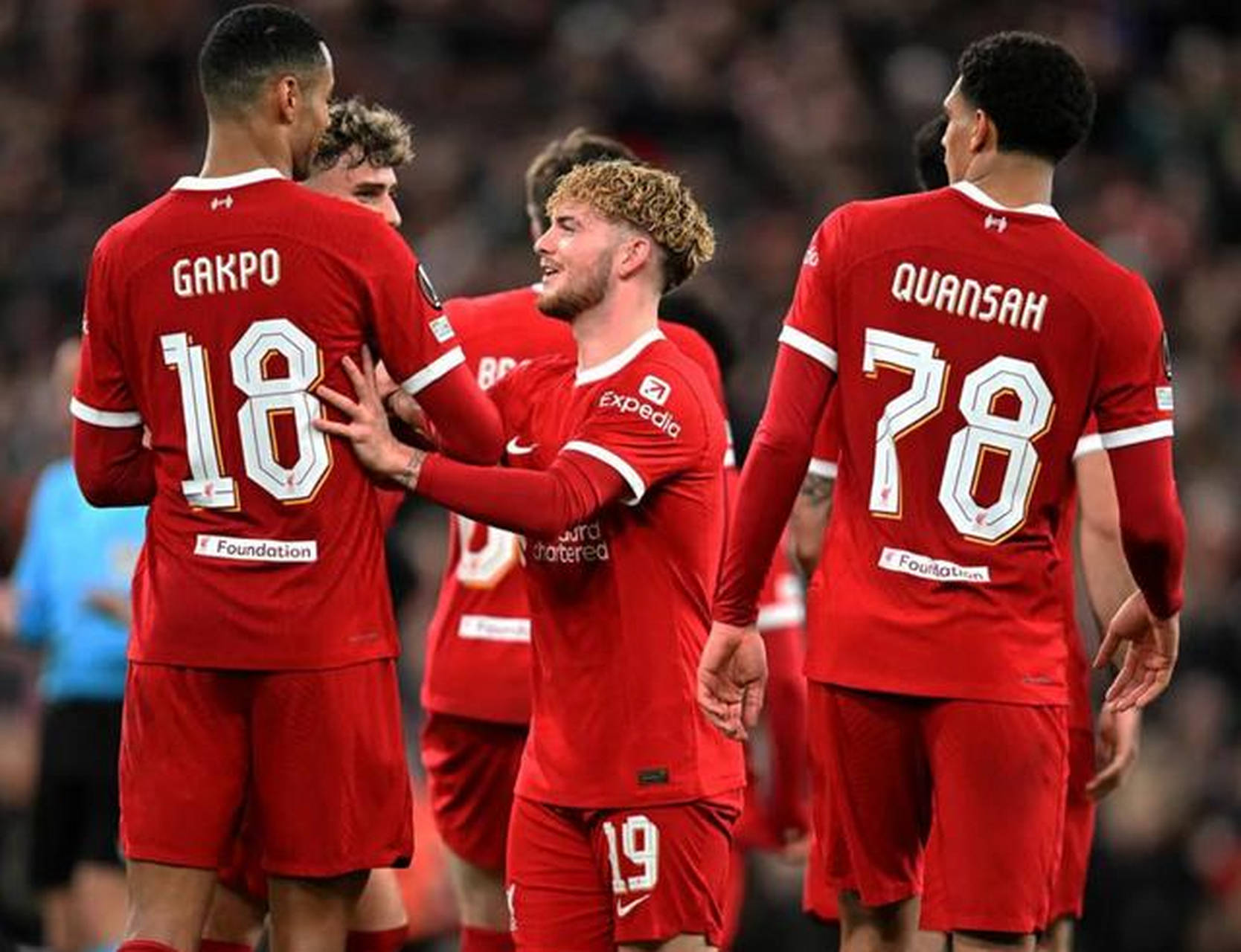 关于利兹联成为黑马，给对手带来压力的信息